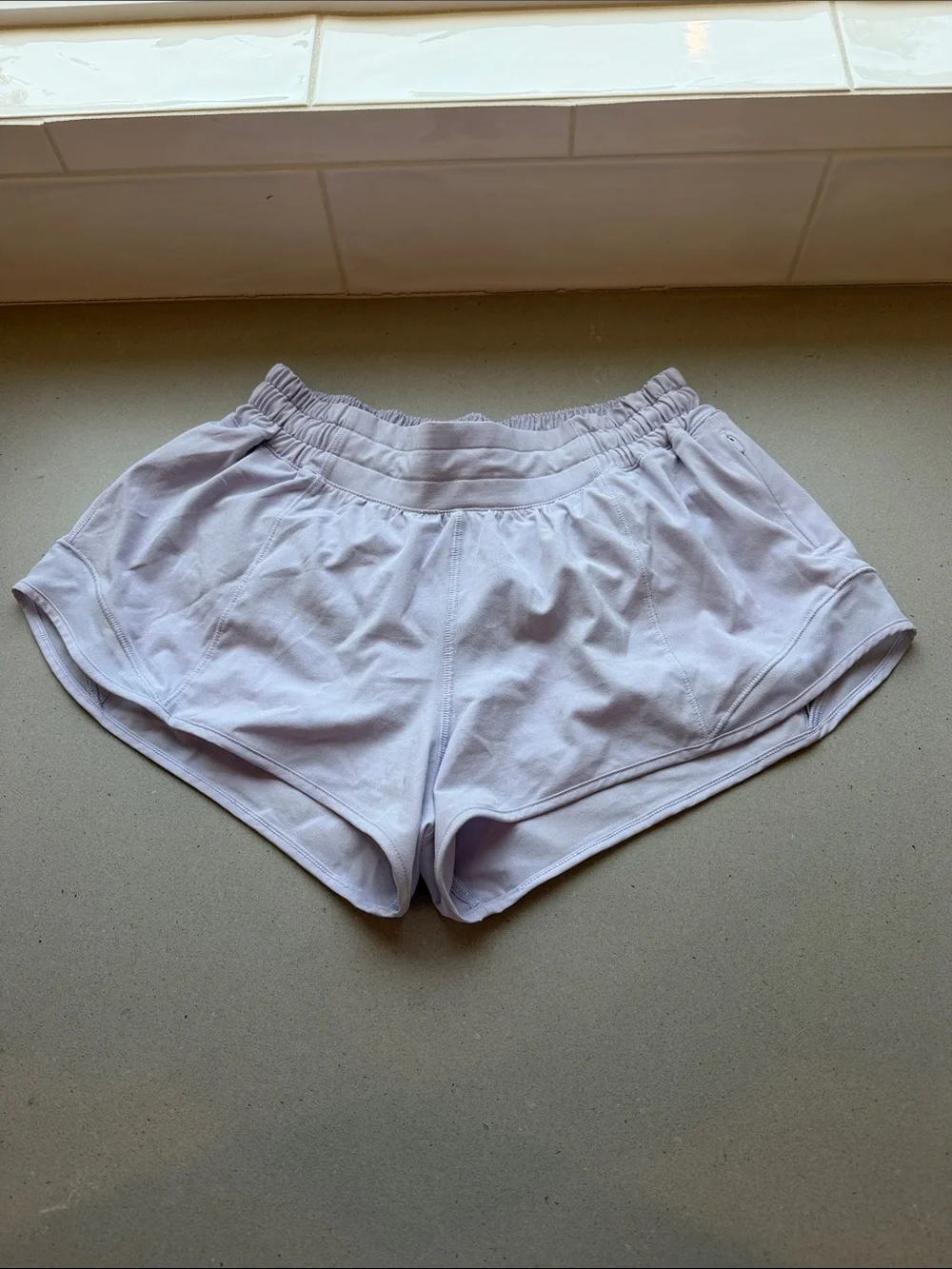 lululemon athletica Light Lavender Hottie Hot 2.5